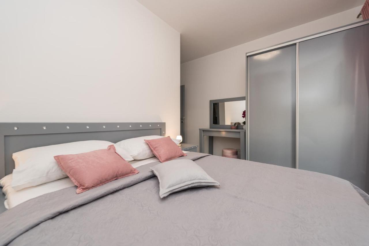 Villa Jana Luxury Apartments Novalja Exterior photo