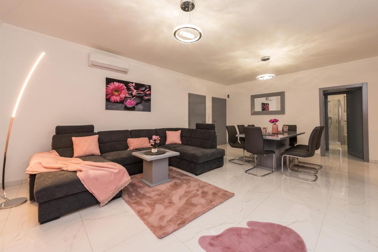 Villa Jana Luxury Apartments Novalja Exterior photo
